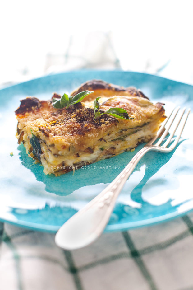 Parmigiana di zucchine in bianco senza pomodoro - ricetta