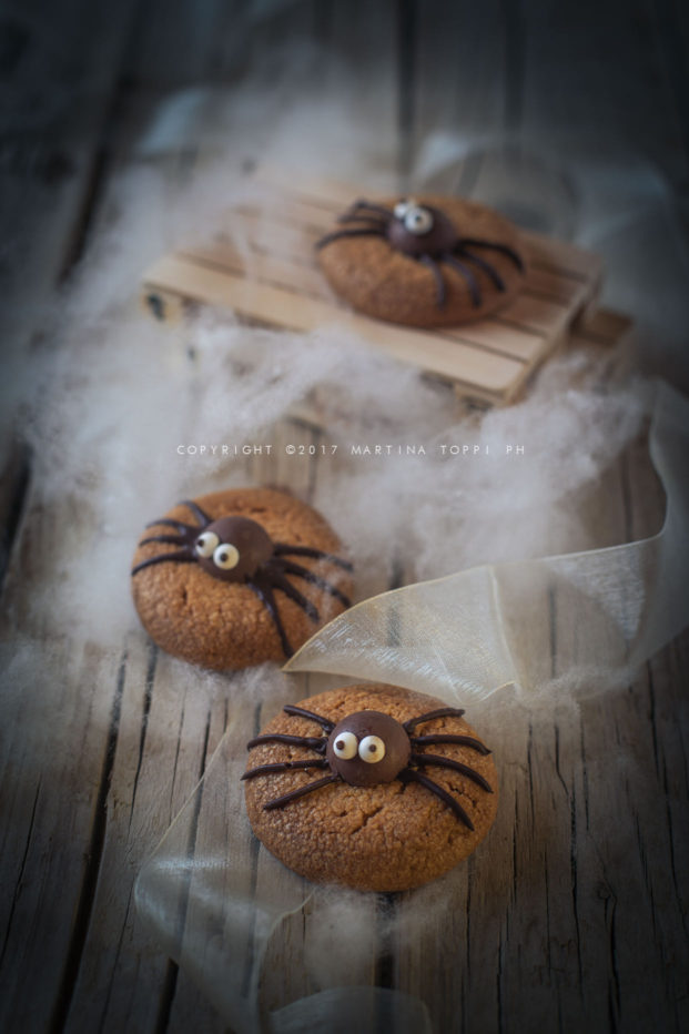 Biscotti di Halloween con ragnetti