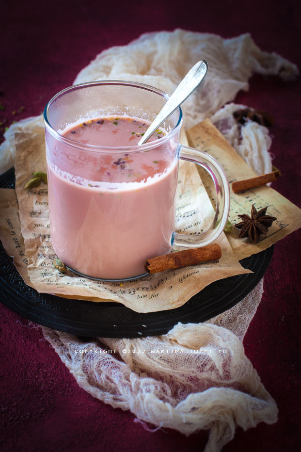 Kashmiri pink tea -chailatte